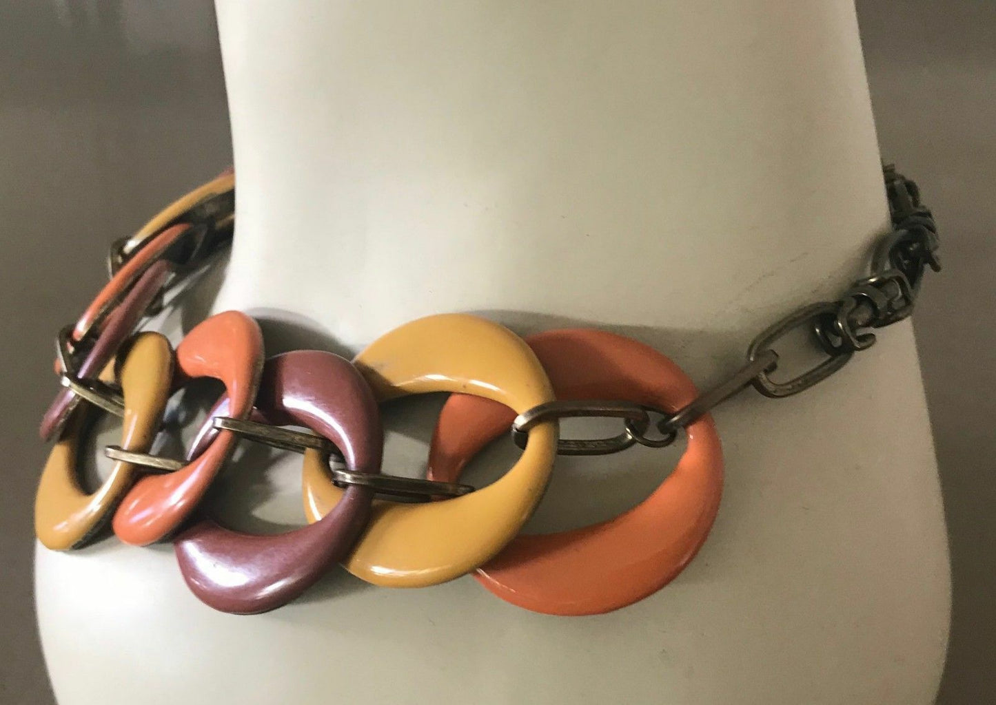 NECKLACE Vintage Brown Mustard Orange "O" Shape Enamel Brass Link Adjustable NEW