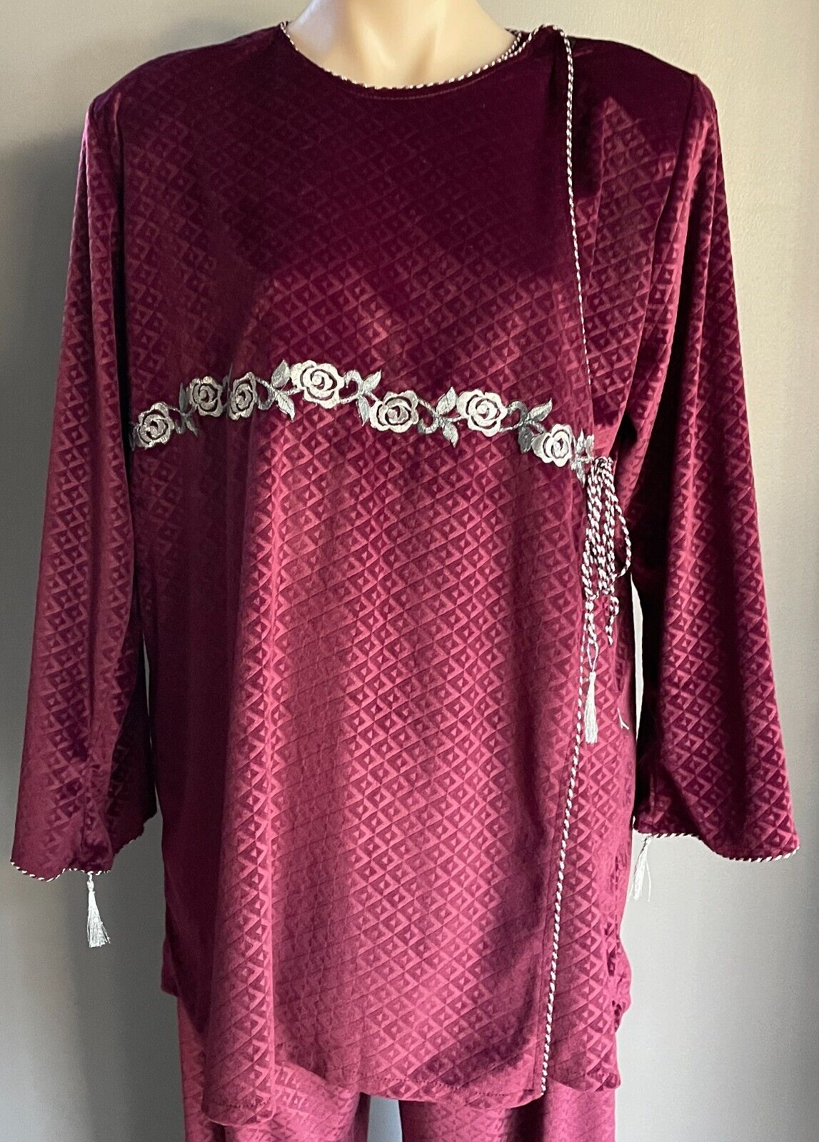 Pant Suit 2 Piece Burgundy Maroon Velour 3D Diamond L/Sleeve Top Pants 48 AU 18