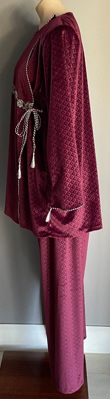Pant Suit 2 Piece Burgundy Maroon Velour 3D Diamond L/Sleeve Top Pants 48 AU 18