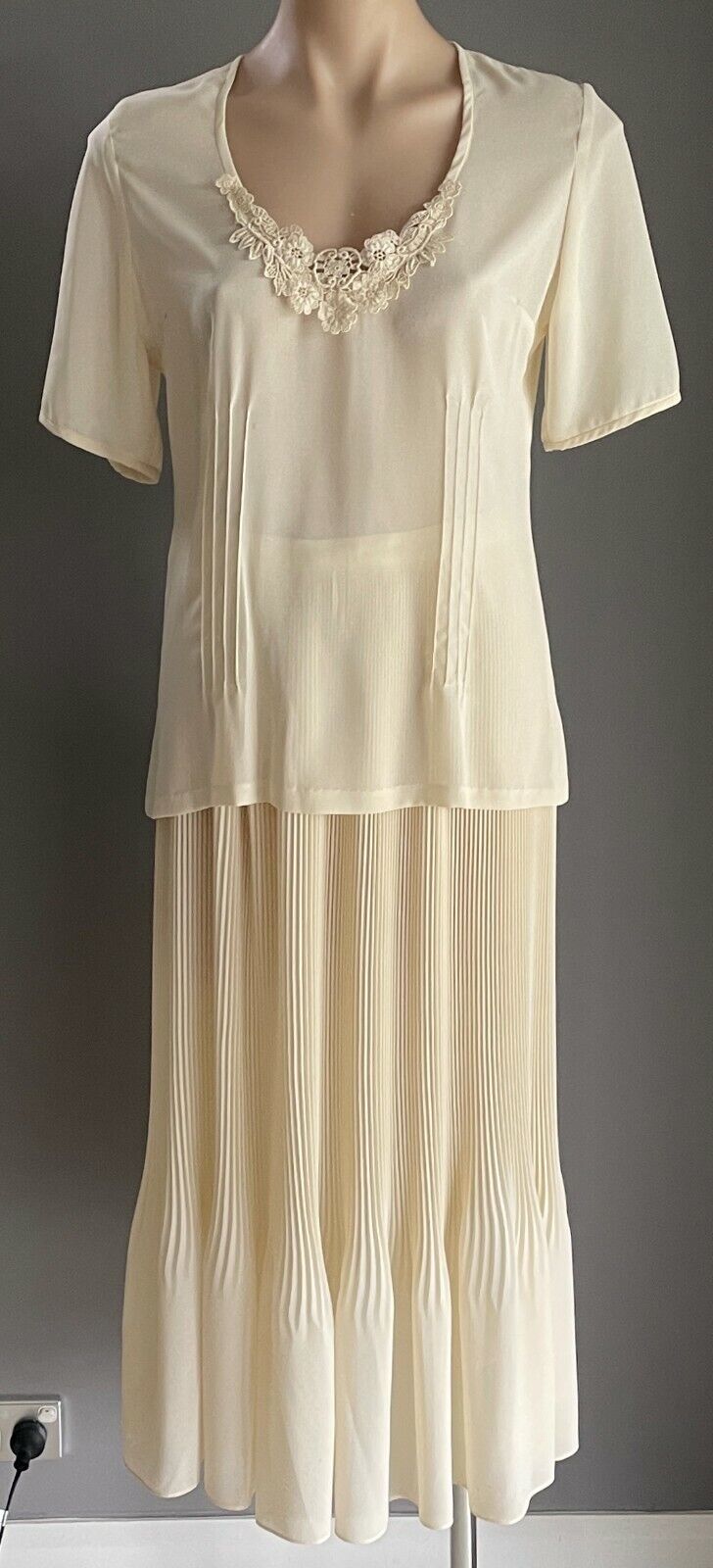TRENT NATHAN Set Cream Lace Trim Blouse & Micro Pleat Midi Skirt Size 12 Vintage