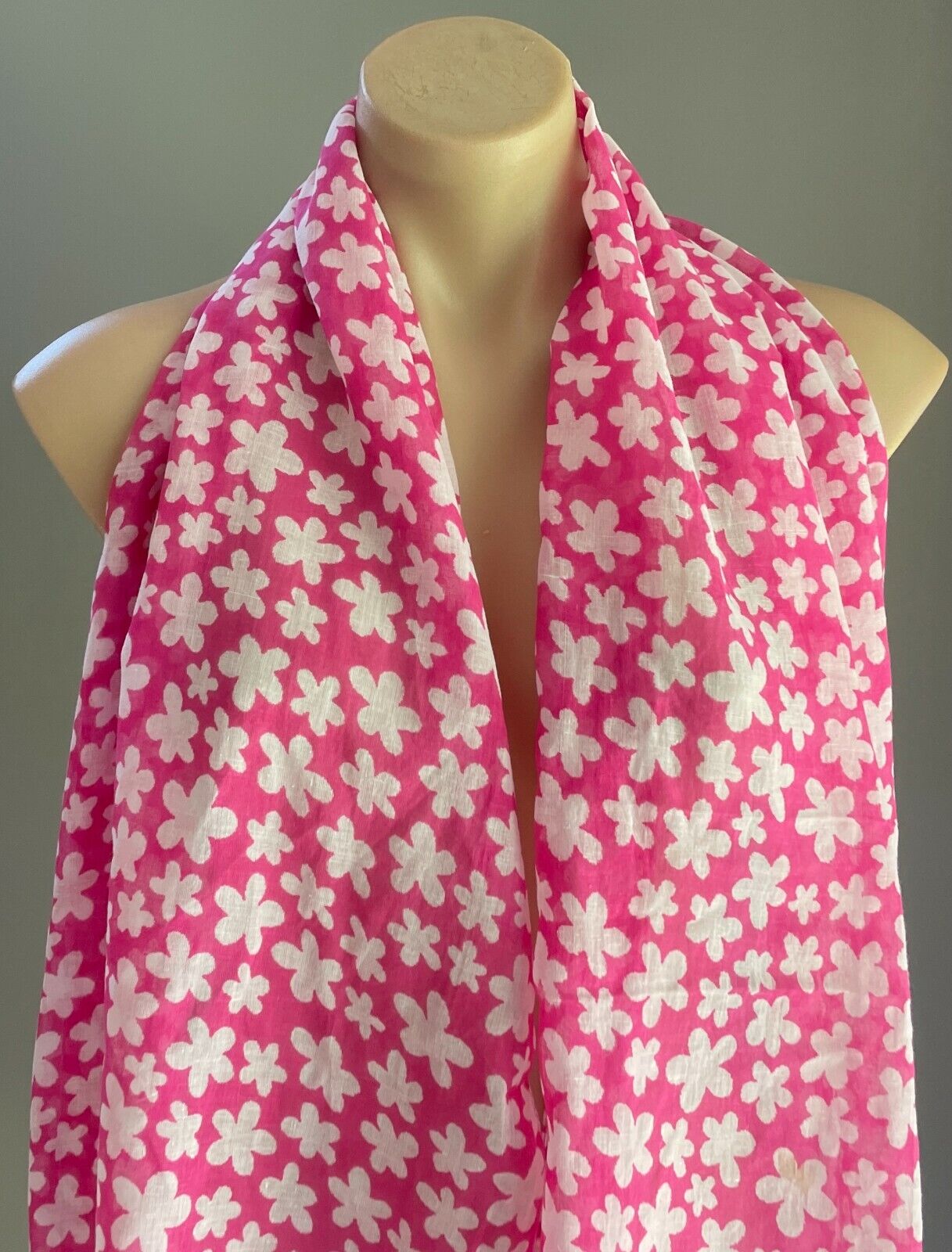 Neck Scarf Pink & White Daisy Long Floral Print Light Cotton Rectangle Wrap