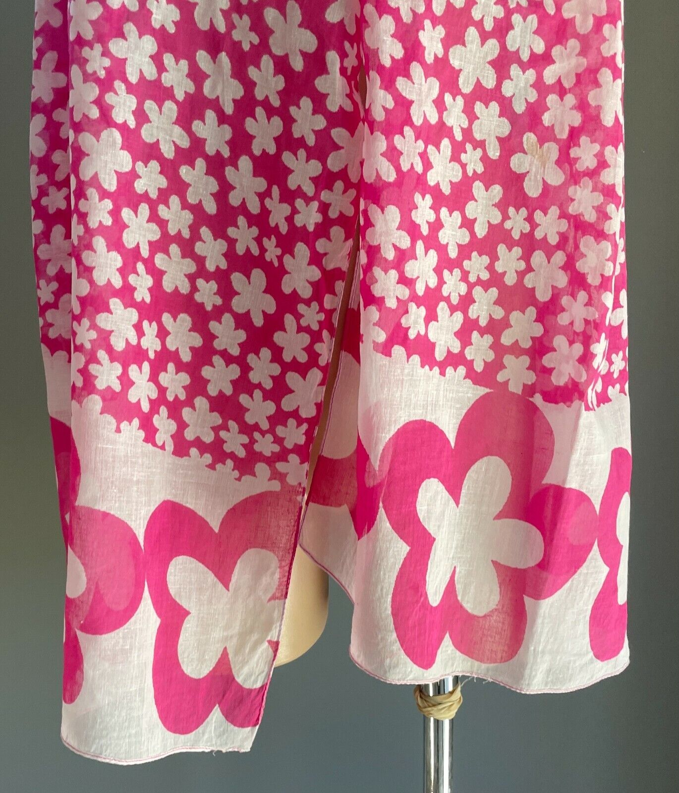 Neck Scarf Pink & White Daisy Long Floral Print Light Cotton Rectangle Wrap
