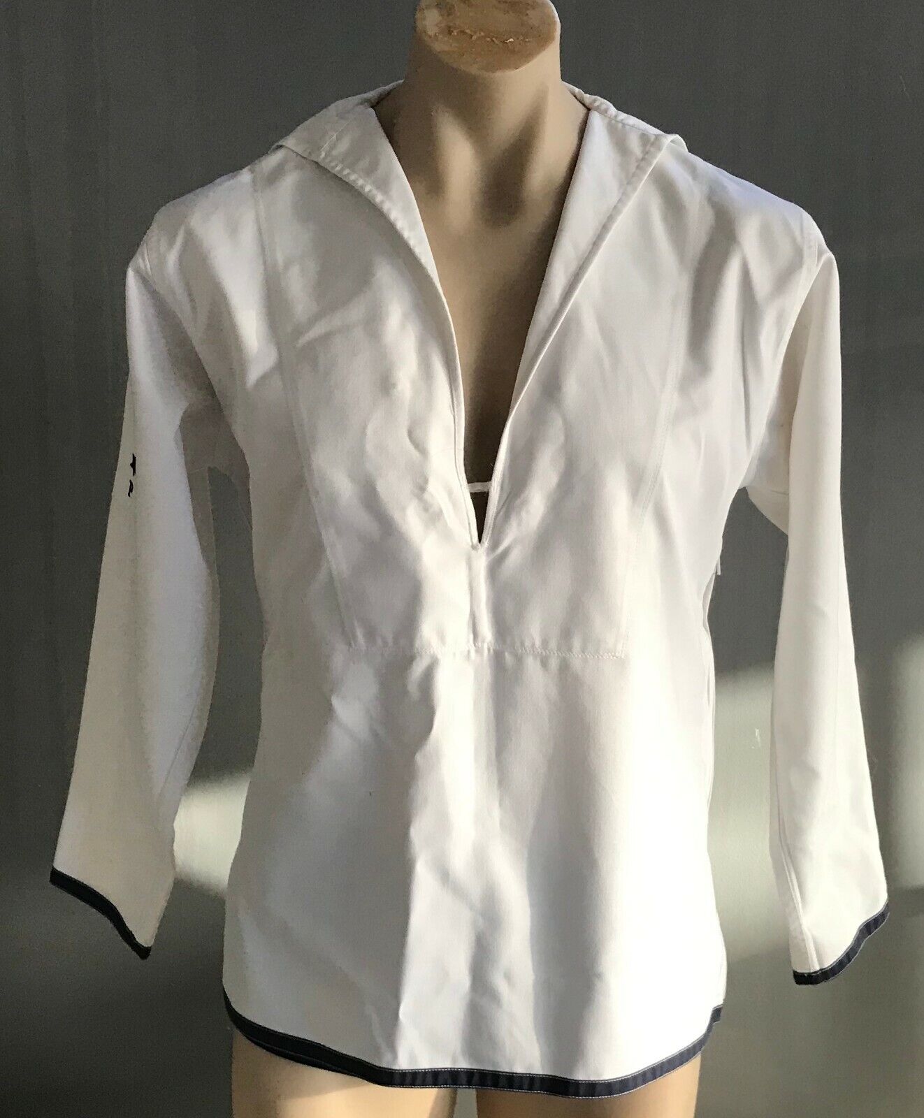 Mens Royal Australia Navy SAILOR White Top Size 101R Nautical Marine 1984 AGCF