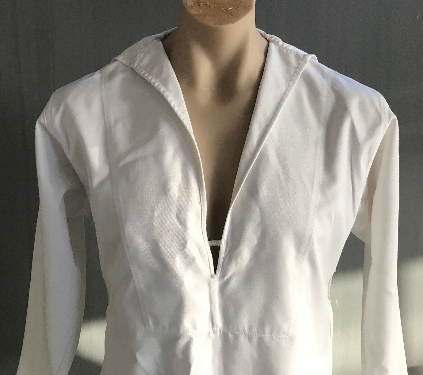 Mens Royal Australia Navy SAILOR White Top Size 101R Nautical Marine 1984 AGCF