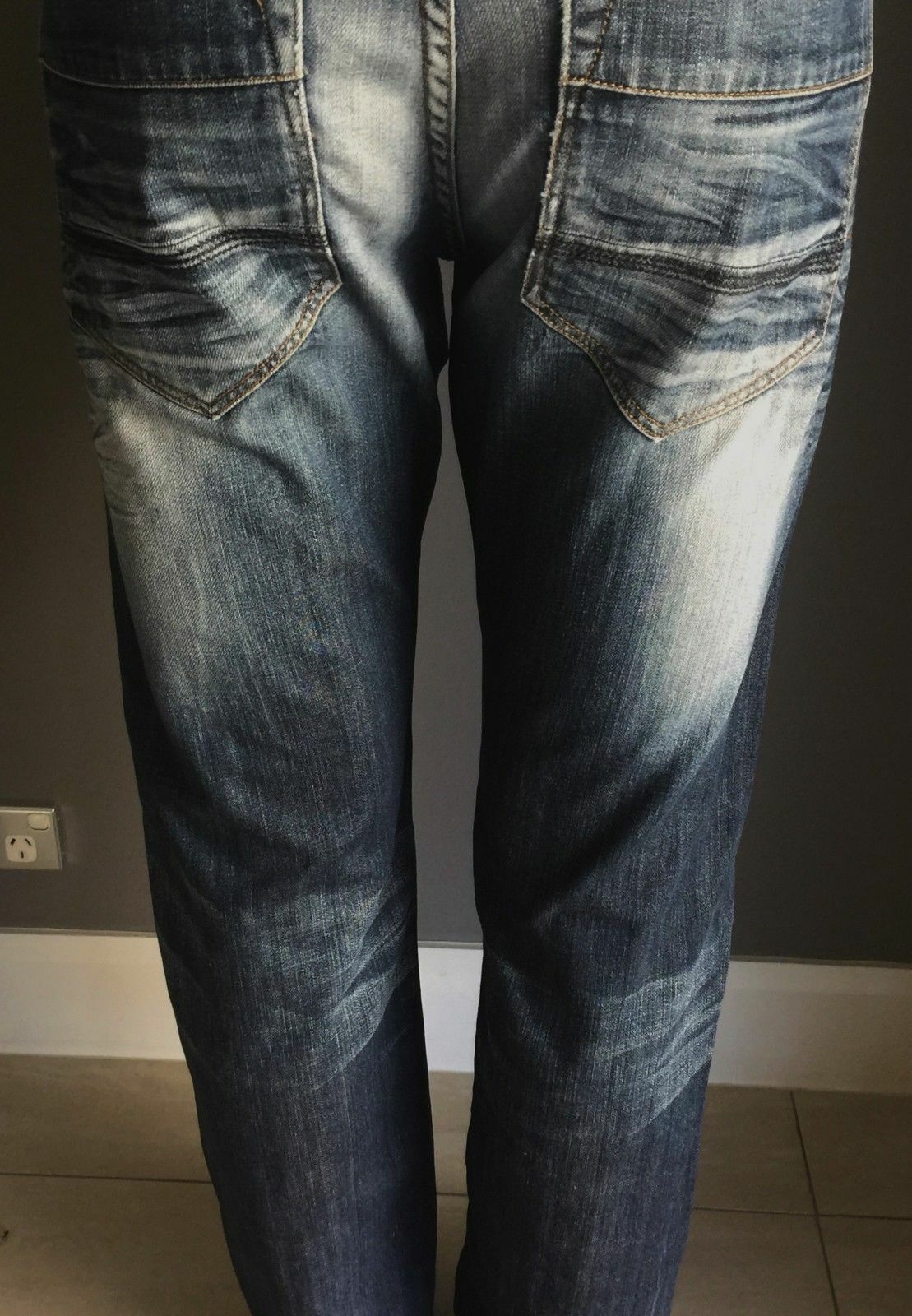 Mens CONNOR Blue Jeans Distressed Faded Denim Straight Leg Casual Size 34W 32L