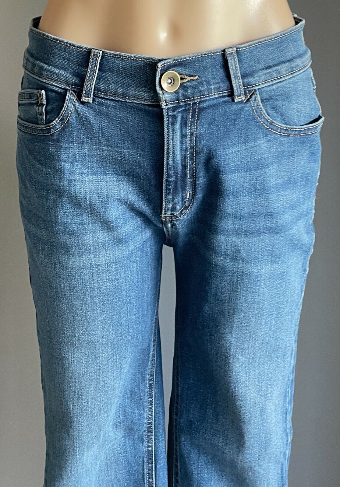 DENIM JEANS Light Blue Stretch Denim Straight Leg Jeans Whiskers Ladies Size 12