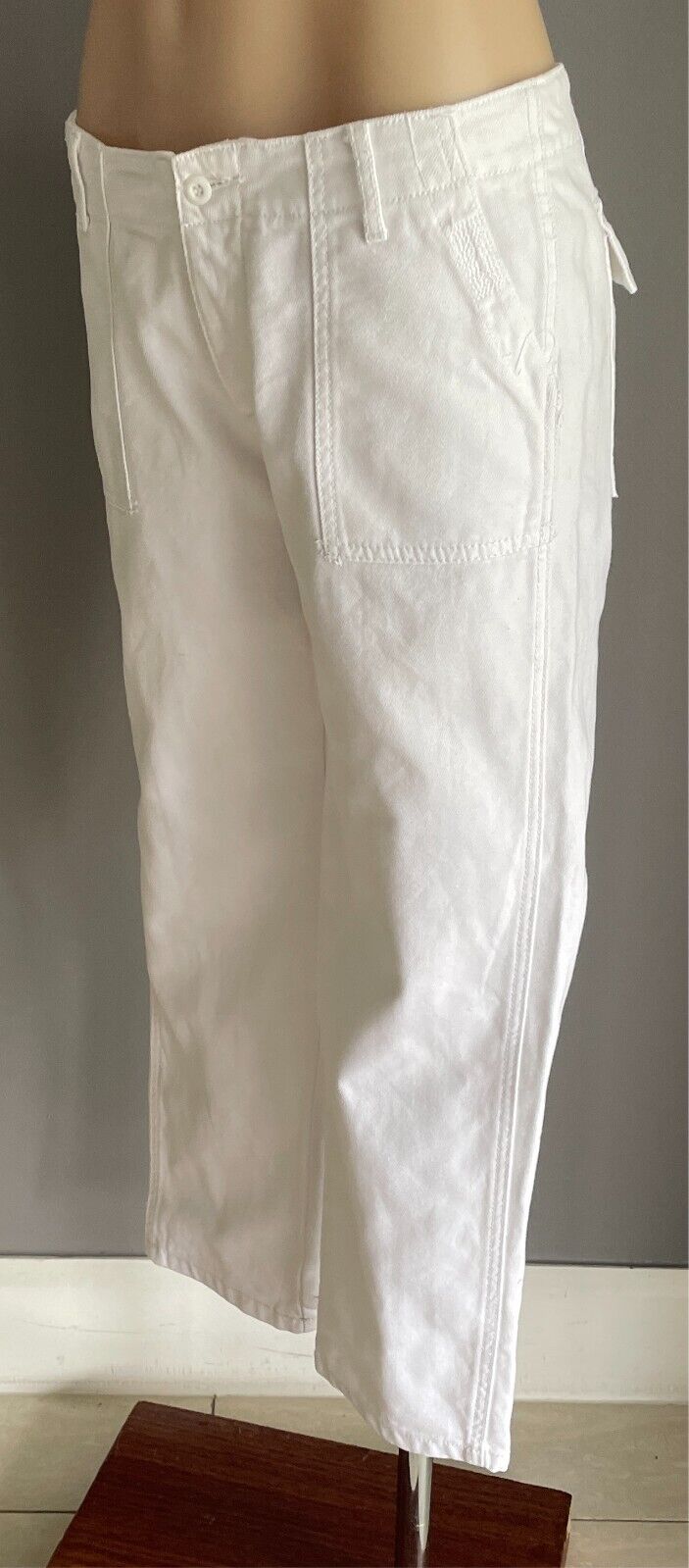 ENVIOUS White Skinny Leg Cropped Denim Jeans Size 12 Distressed at Pockets