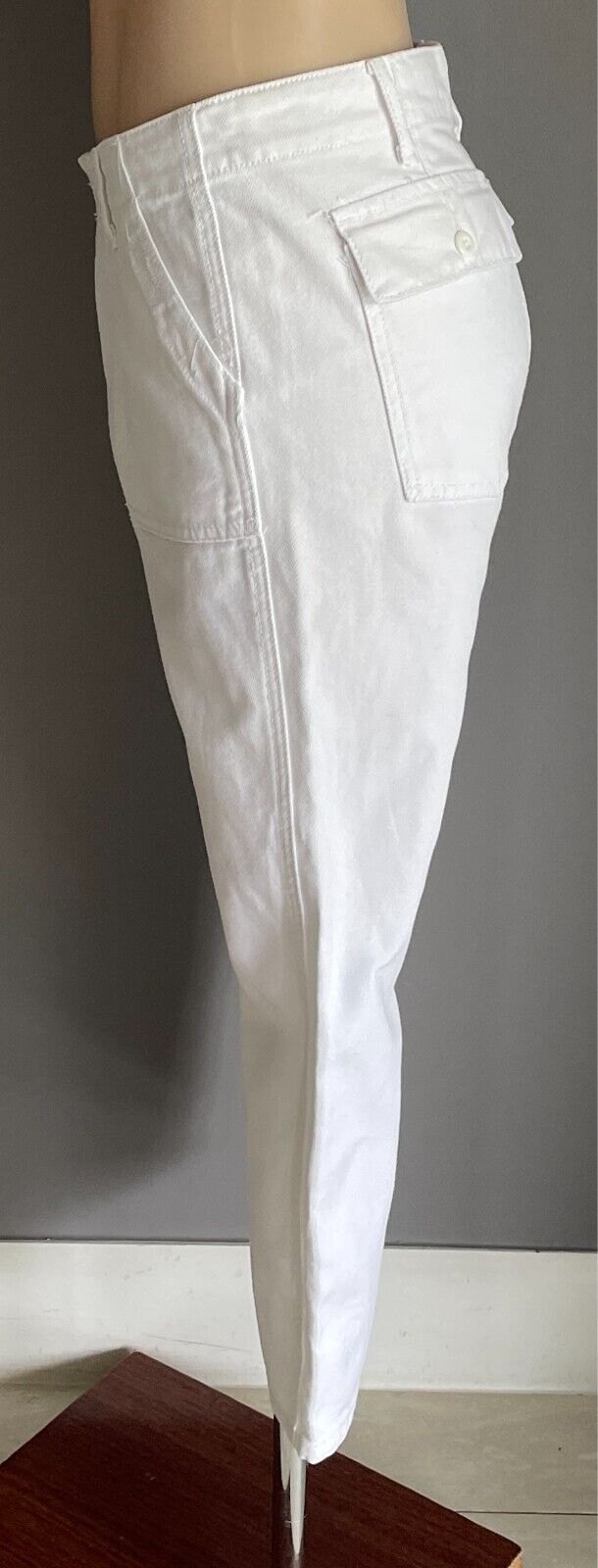 ENVIOUS White Skinny Leg Cropped Denim Jeans Size 12 Distressed at Pockets