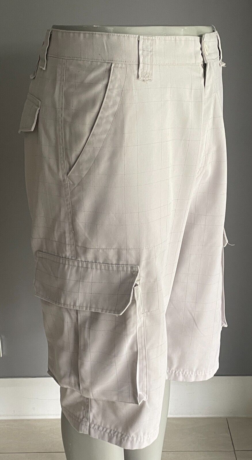 Cargo Shorts RUCKY RACE Side Pockets Mid Length Beige & Faint Check Size L