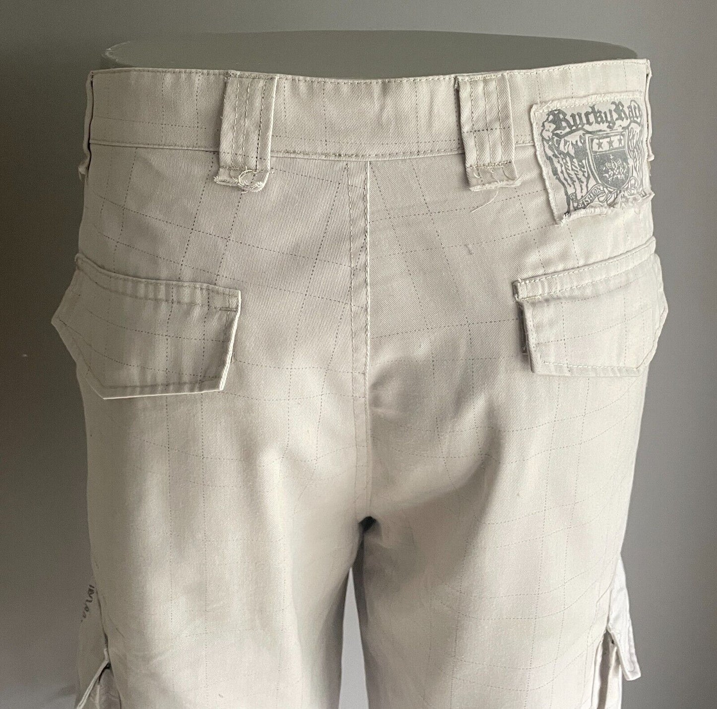 Cargo Shorts RUCKY RACE Side Pockets Mid Length Beige & Faint Check Size L