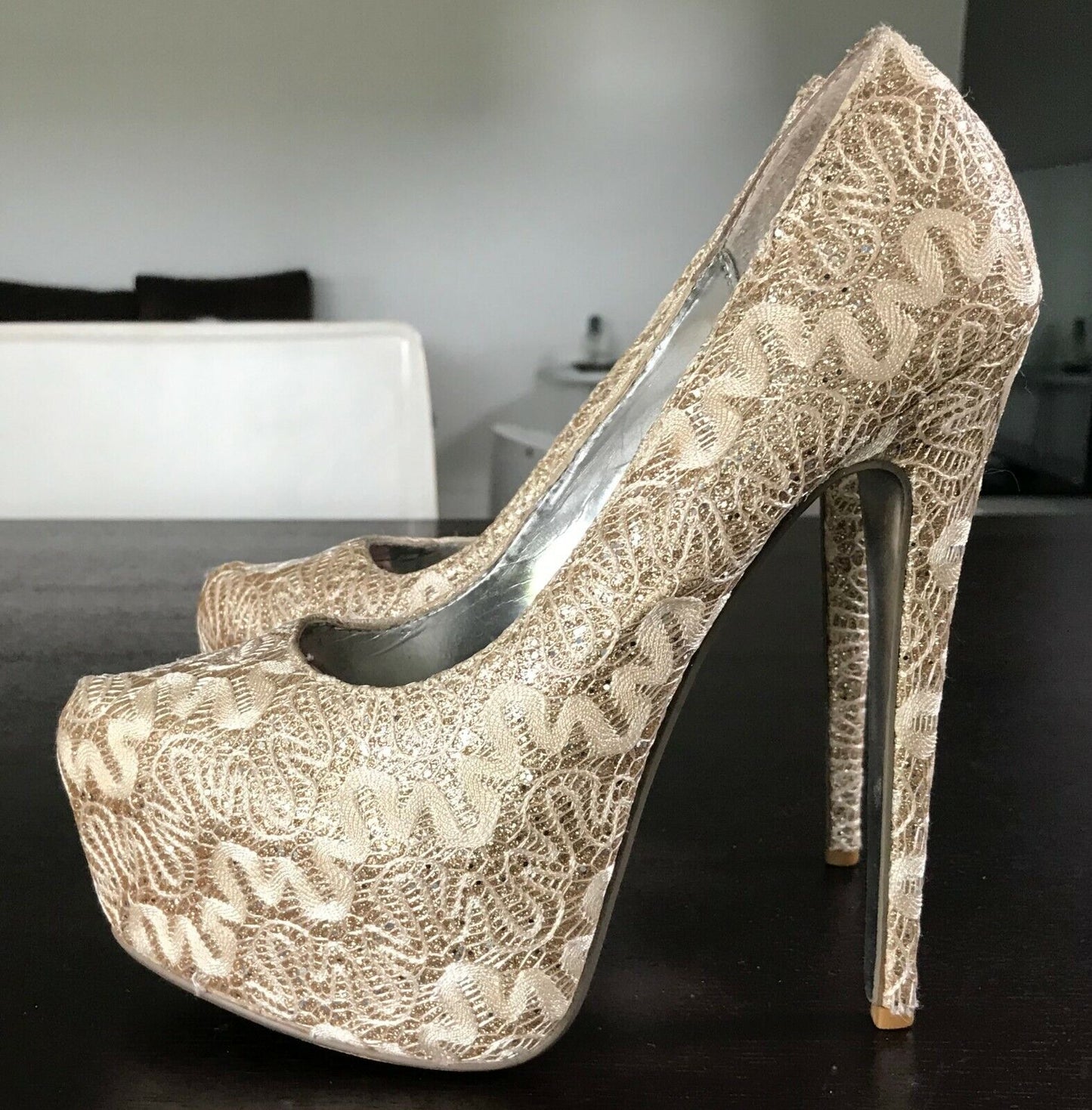 ZU "Sunrise" Stiletto Shoes Glitter Gold Fabric Platform High Heel Size 7 NEW