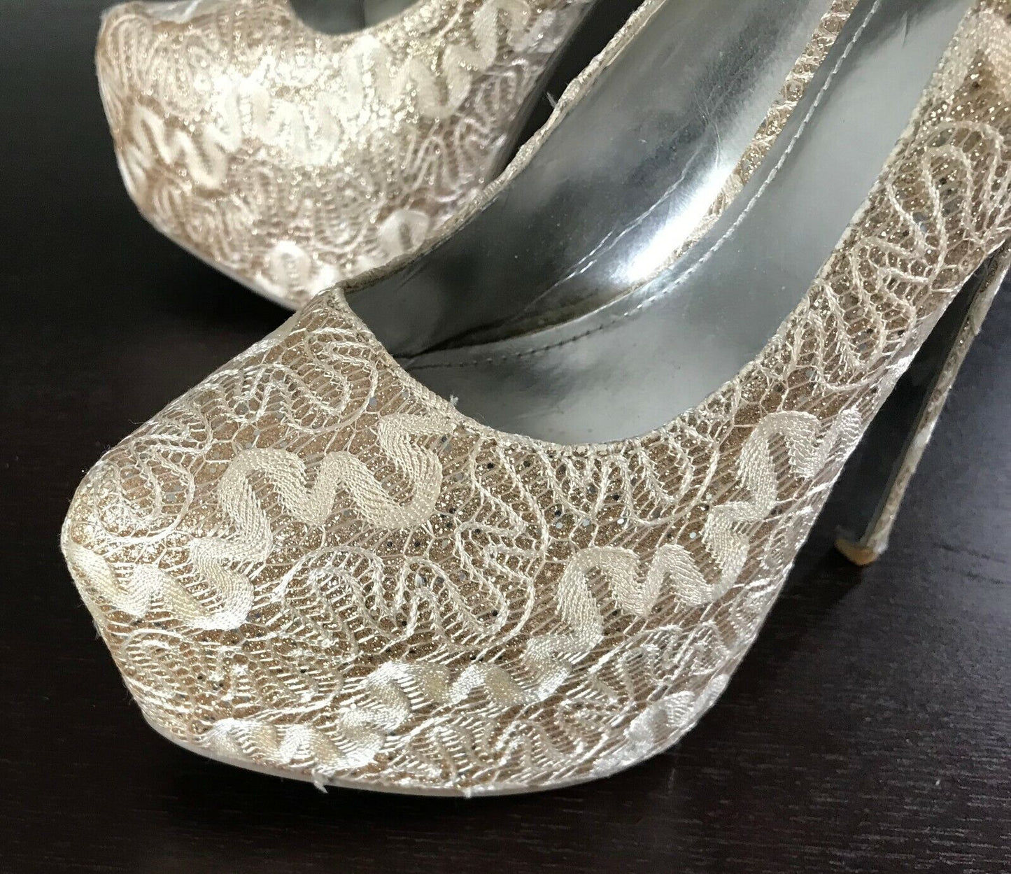 ZU "Sunrise" Stiletto Shoes Glitter Gold Fabric Platform High Heel Size 7 NEW