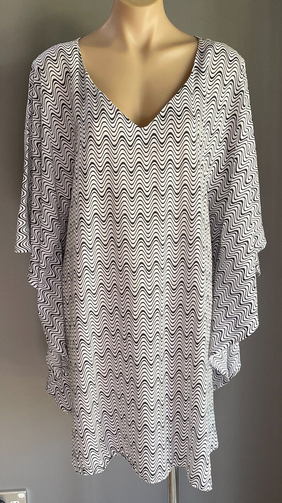 MISSONI for TARGET Beach Cover Black White Wave Print Kaftan Kimono Sz 16 NEW