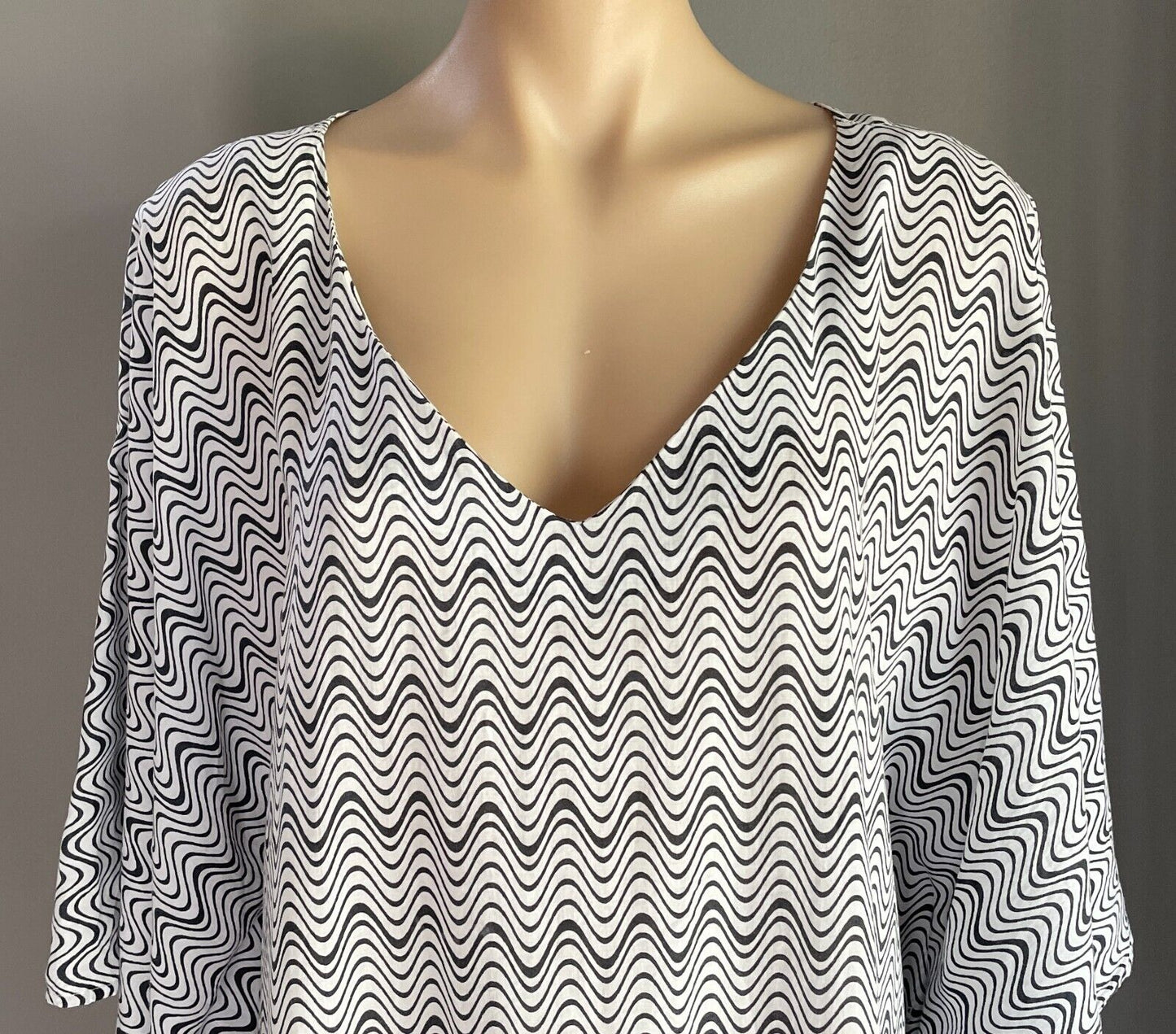MISSONI for TARGET Beach Cover Black White Wave Print Kaftan Kimono Sz 16 NEW