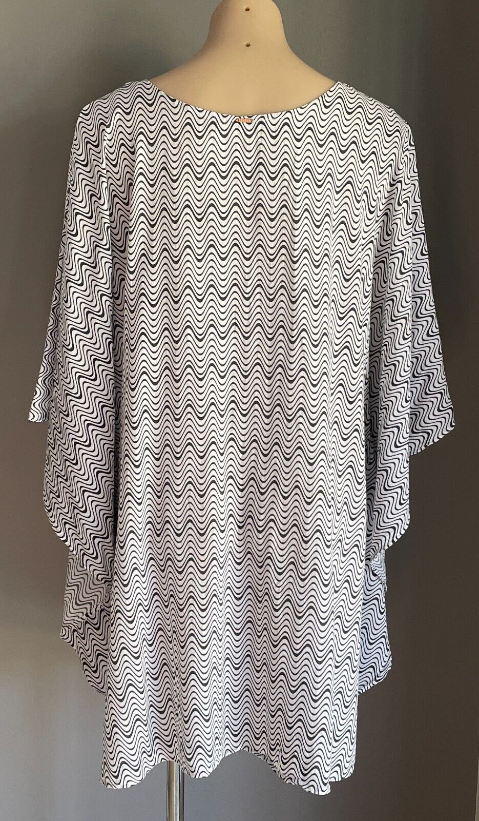 MISSONI for TARGET Beach Cover Black White Wave Print Kaftan Kimono Sz 16 NEW