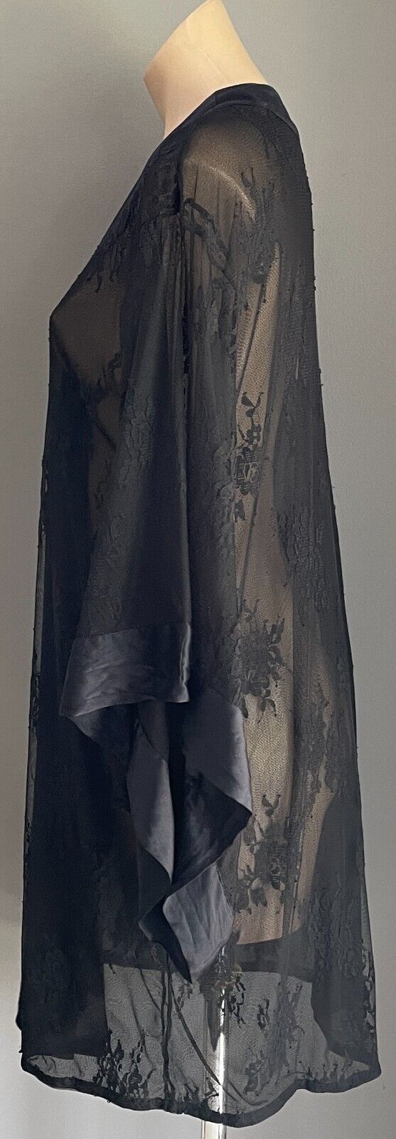 LA SENZA PRIVE Black Lace Satin Trim Short Sleeve Kimono Robe Size L XL