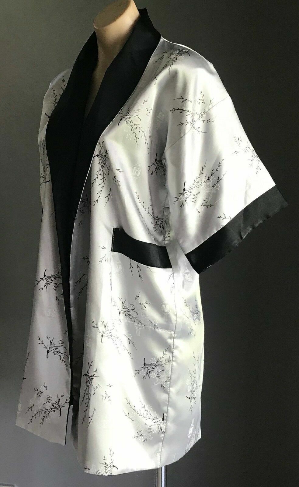 SATIN KIMONO Robe Silver Black White Floral Dragons XXL Oriental REVERSIBLE