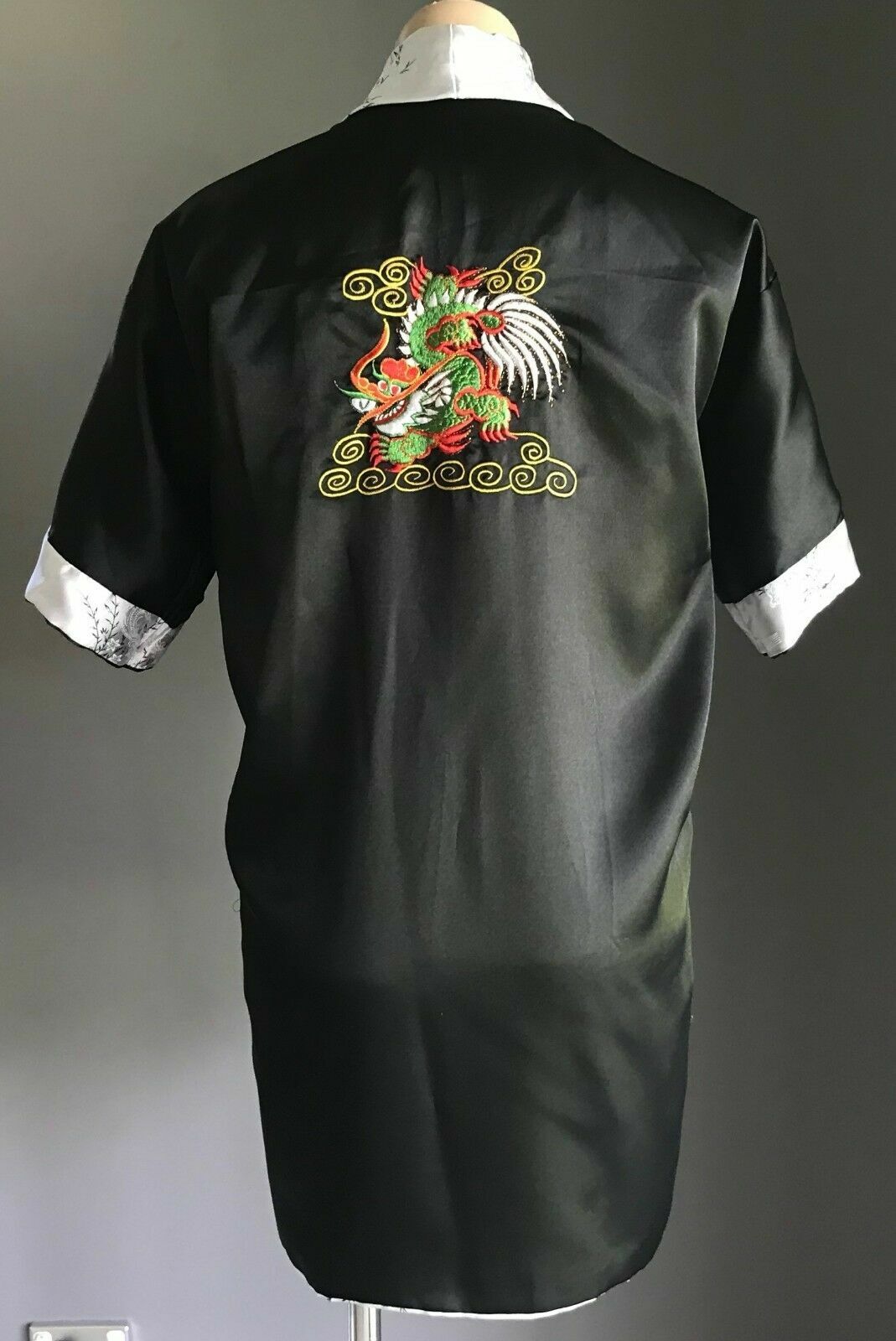 SATIN KIMONO Robe Silver Black White Floral Dragons XXL Oriental REVERSIBLE