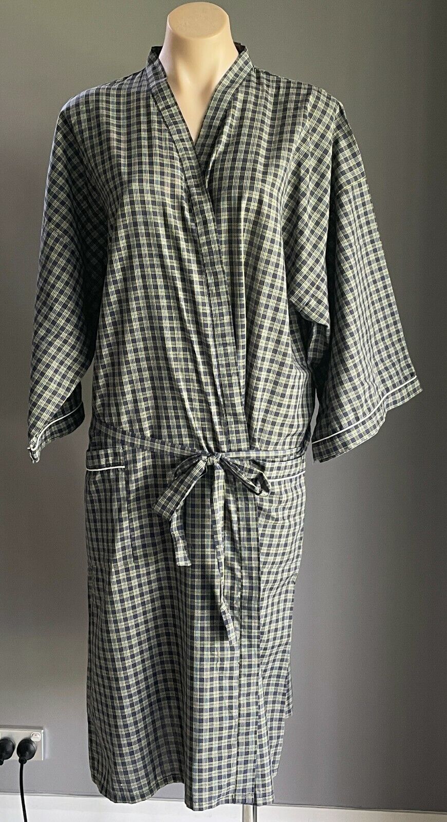 Mens HOLEPROOF BED BATH Robe Blue Yellow White Check Poly Cotton ONE SIZE NEW