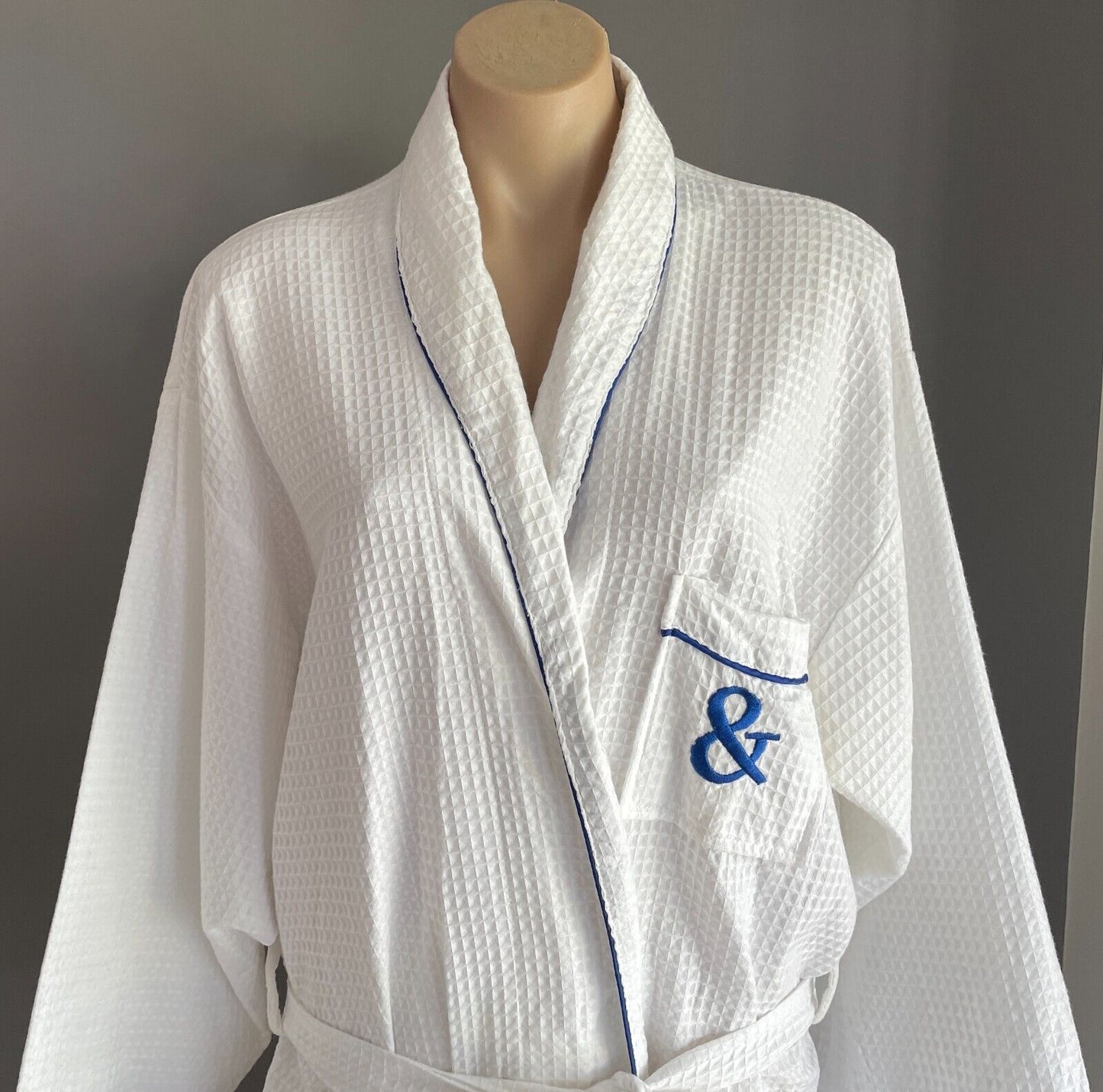 P&O CRUISES Bath Robe White Cotton Waffle Weave Blue Trim Waist Tie Cruise