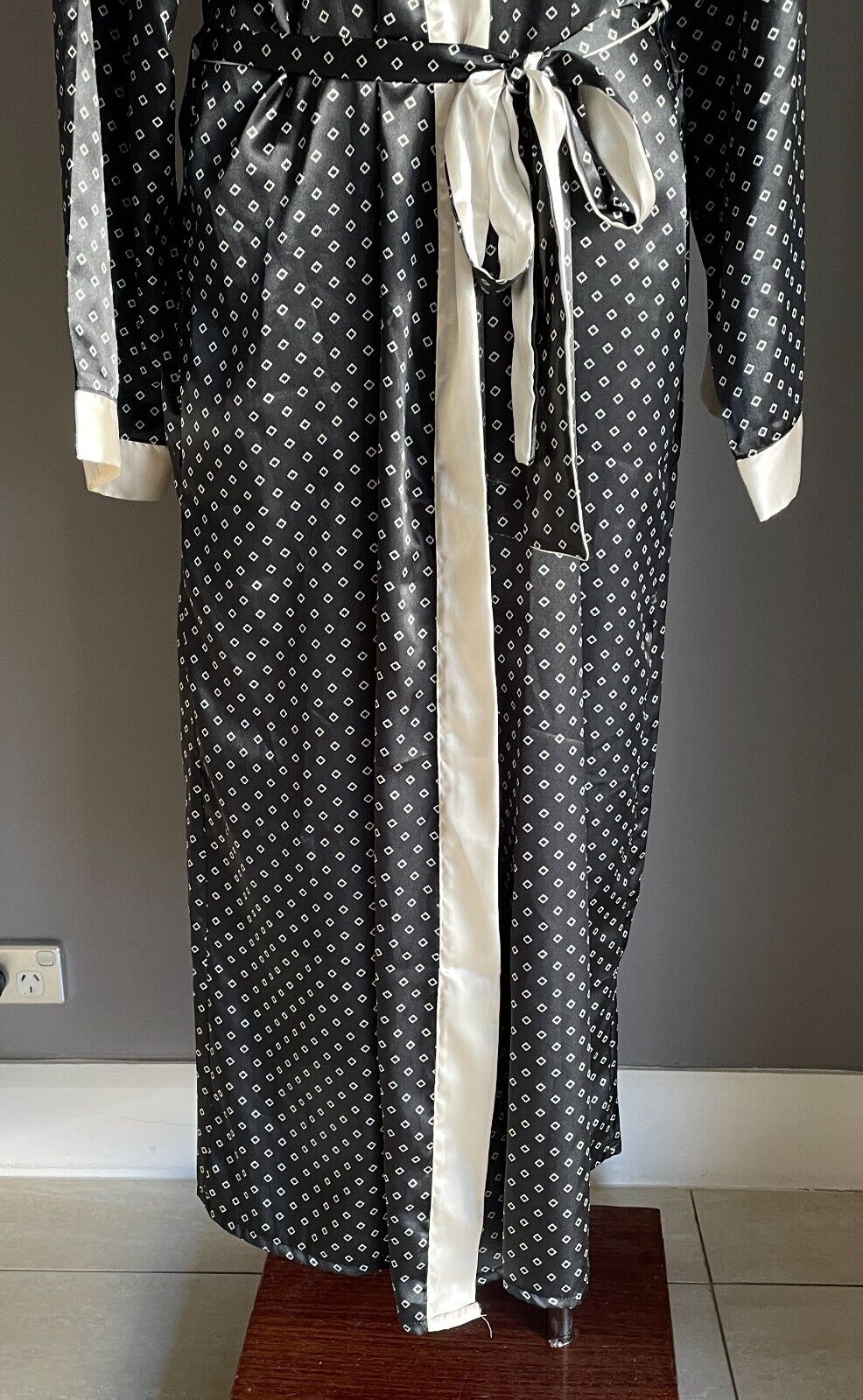 MIA LUCCE Silky Long Bath Robe Black & Cream w Waist Tie Ladies Size L