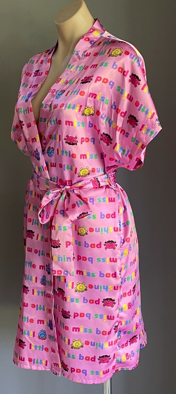 LITTLE MISS BAD Satin Bath Robe Pink MultiColour Print Short w Waist Tie Size 10