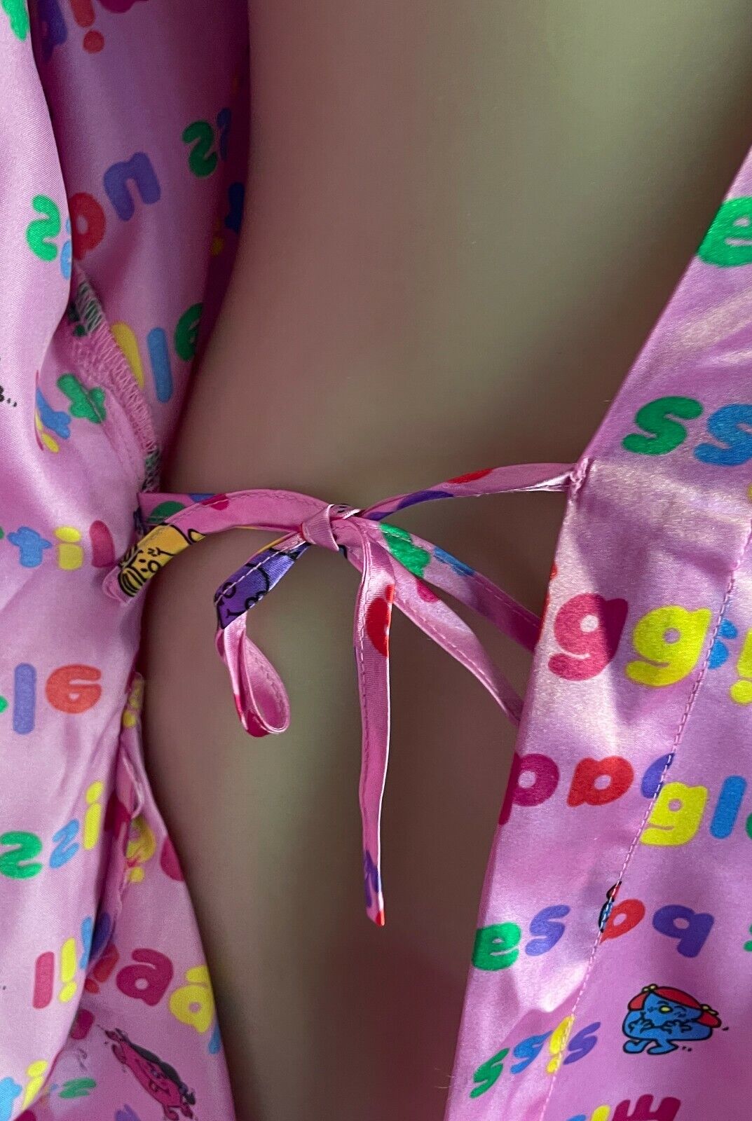 LITTLE MISS BAD Satin Bath Robe Pink MultiColour Print Short w Waist Tie Size 10