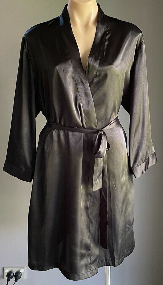 THE BLONDE Bath Robe Black Satin Short w Waist Tie Ladies One Size 10 - 12 NEW