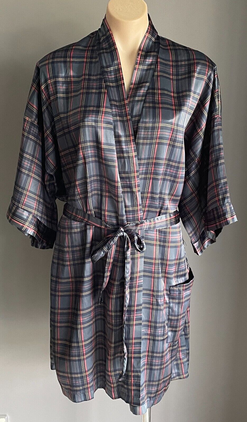 SIMPLY BASIC Satin Bath Robe Tartan Check Short w Waist Tie Size 97 - 102cm NEW