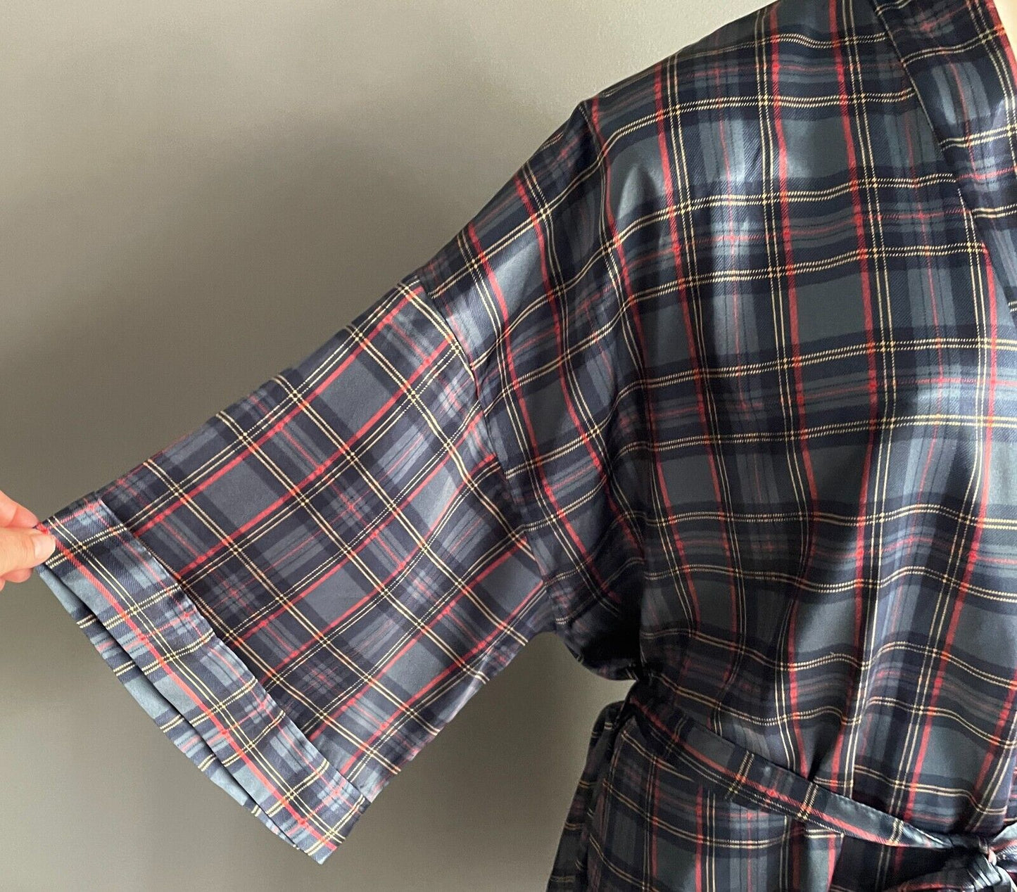 SIMPLY BASIC Satin Bath Robe Tartan Check Short w Waist Tie Size 97 - 102cm NEW