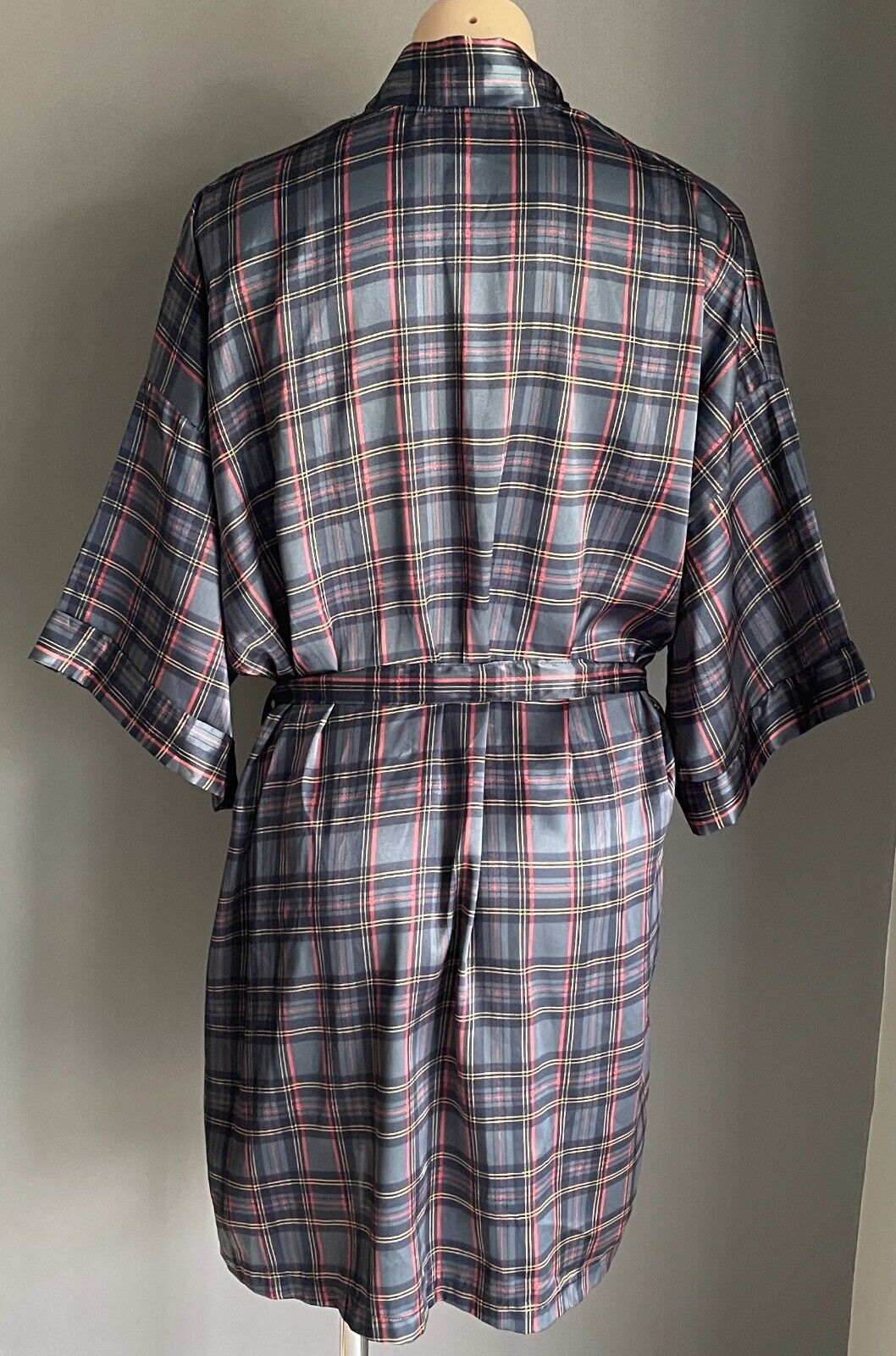 SIMPLY BASIC Satin Bath Robe Tartan Check Short w Waist Tie Size 97 - 102cm NEW