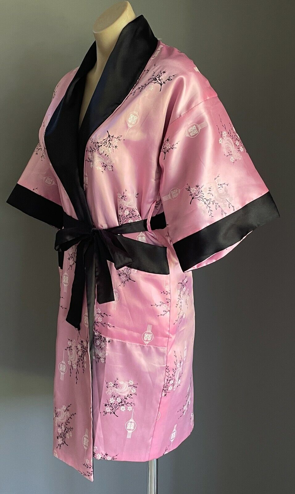 ROSE JUST FOR YOU Satin Robe Reversible Pink & Black Floral Dragon Print Sz S 12