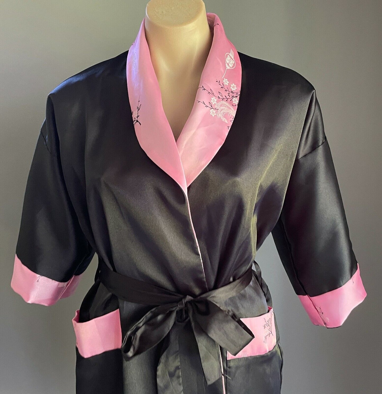 ROSE JUST FOR YOU Satin Robe Reversible Pink & Black Floral Dragon Print Sz S 12