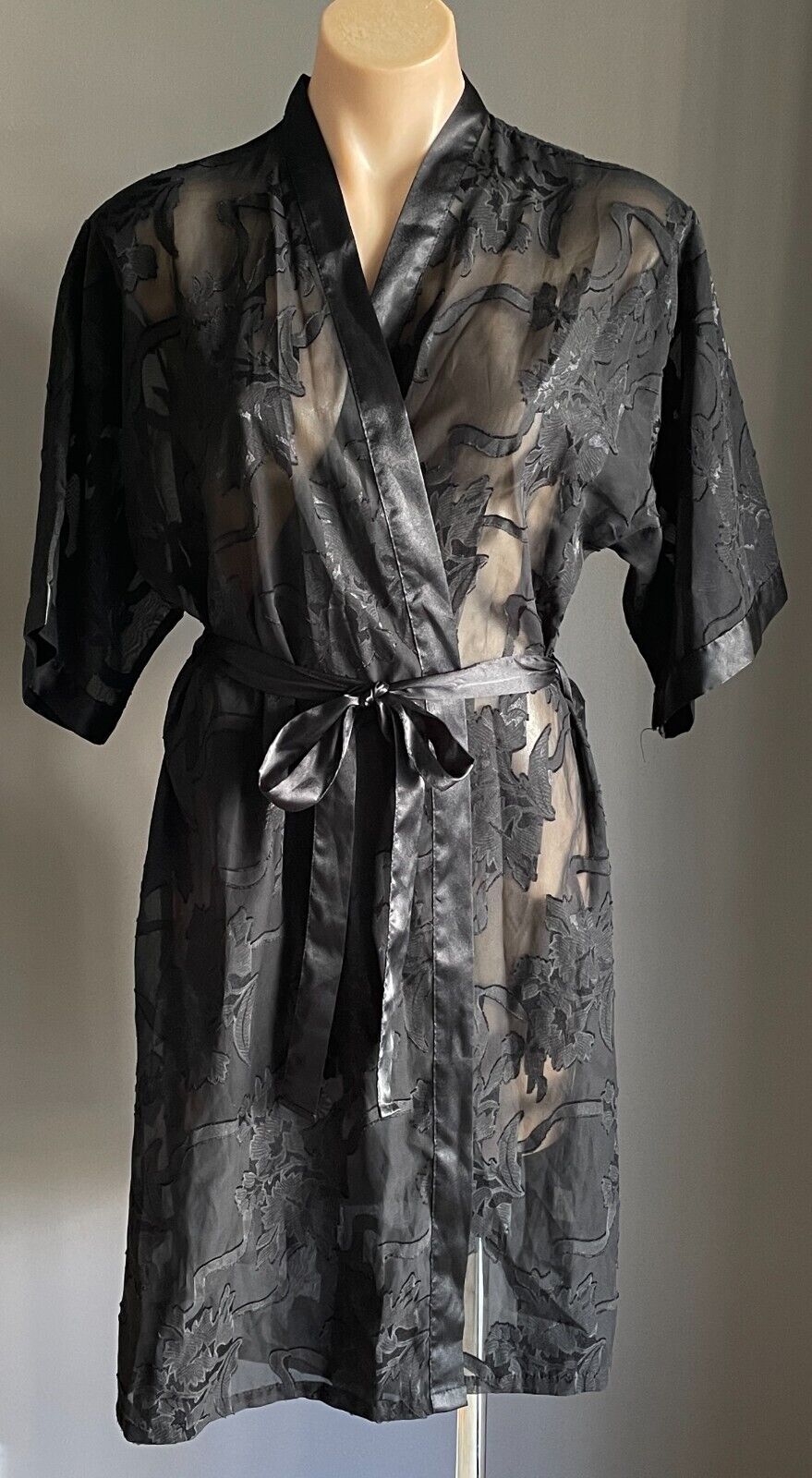 DIAMOND CUT Bath Robe Lingerie Black Burnout Fabric Short with Waist Tie Sz S 10