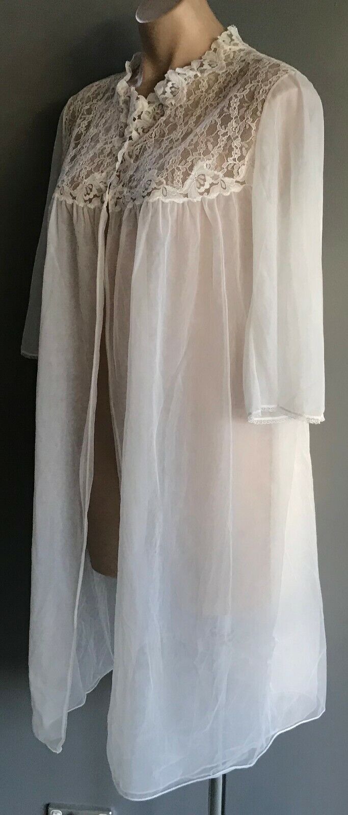 Vintage SILFRA Robe White Bri-Nylon Lace Trim 3/4 Sleeve Size 10 12 Italy NEW