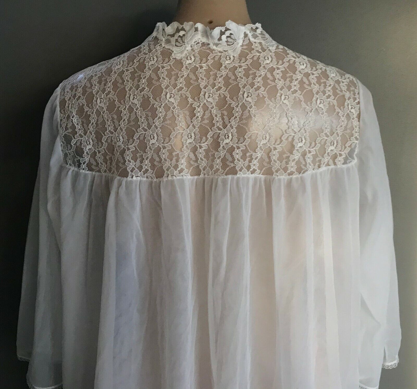 Vintage SILFRA Robe White Bri-Nylon Lace Trim 3/4 Sleeve Size 10 12 Italy NEW