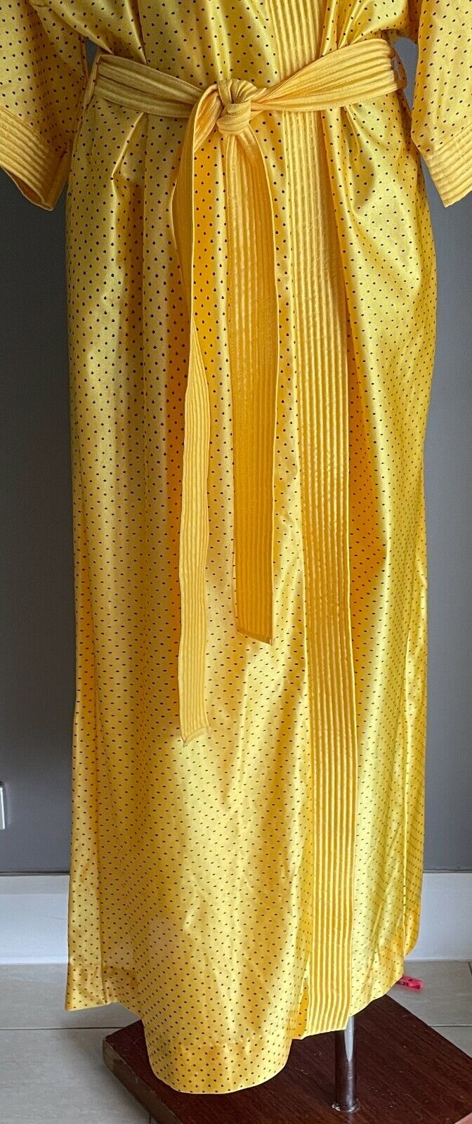 GIVONI Bath Robe Yellow & Black Polka Dot Short Sleeve Long  Loungewear Size 16