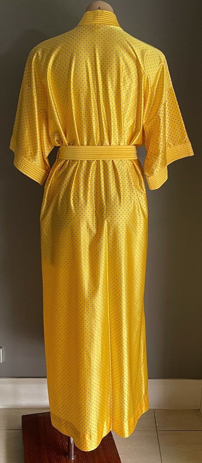 GIVONI Bath Robe Yellow & Black Polka Dot Short Sleeve Long  Loungewear Size 16