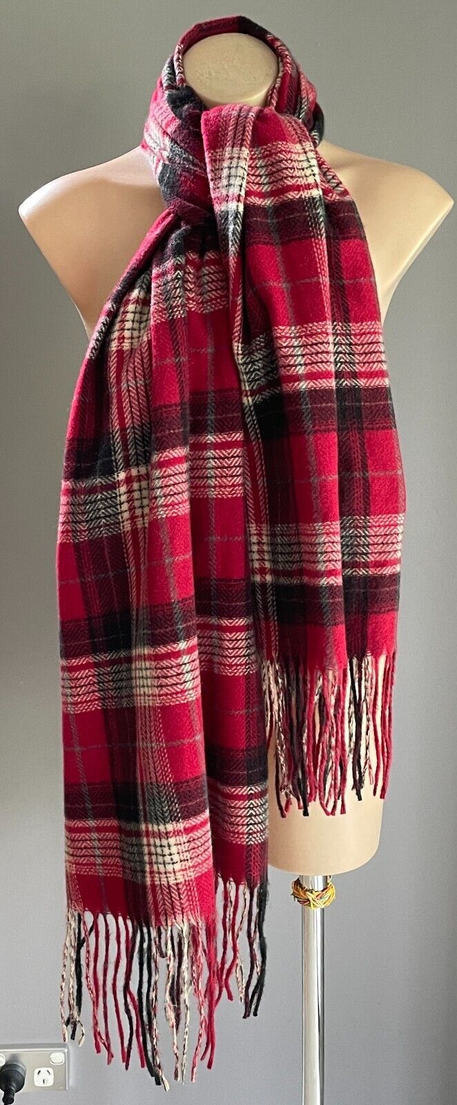 ESSENCE ACCESSORIES Knit Neck Scarf Burgundy Grey Black Camel Check Shawl Fringe