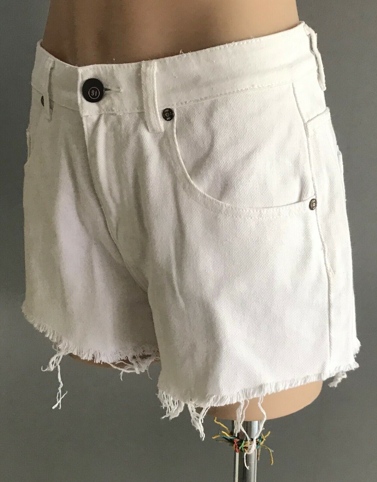 COTTON ON White Denim Jeans Shorts High Rise Cut Off Fray Hem  Sz10 Hi Waist