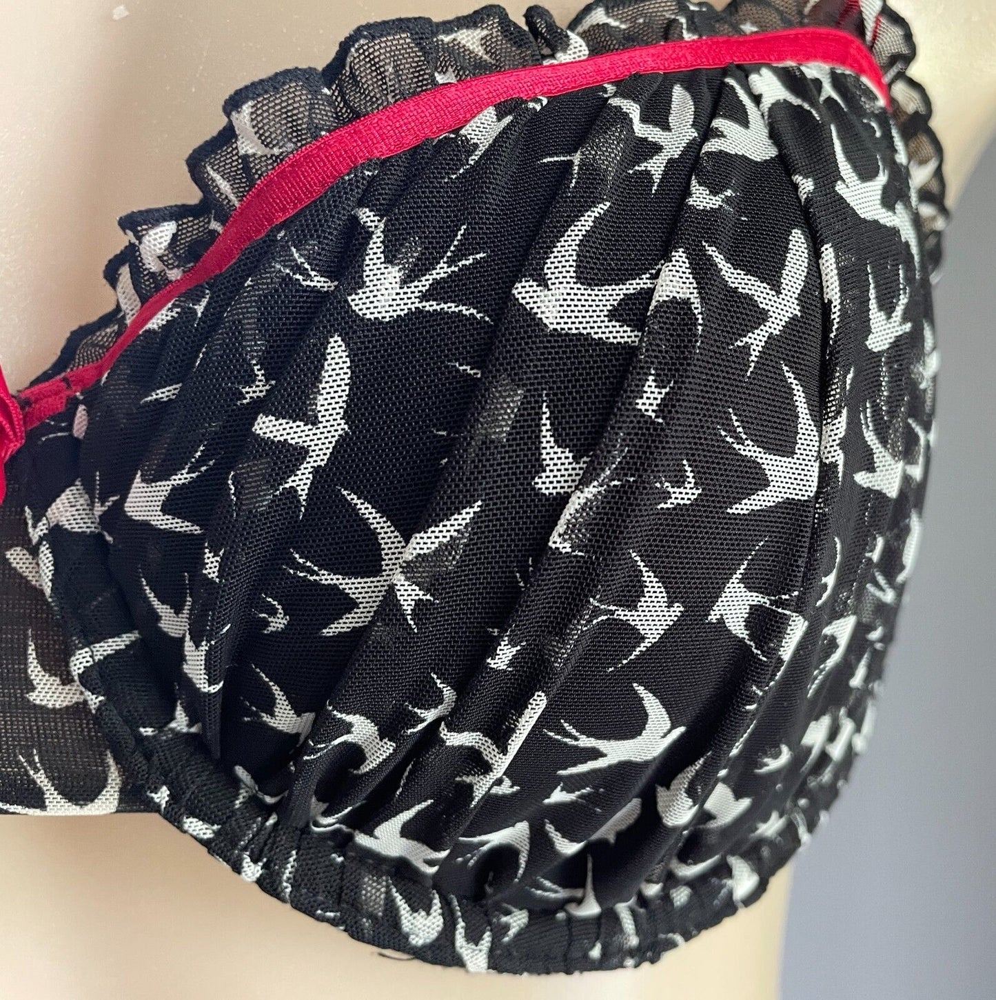 TARGET Bra 12DD Black Net White Swallow Print Underwire Bra Red Trim Size 12 DD