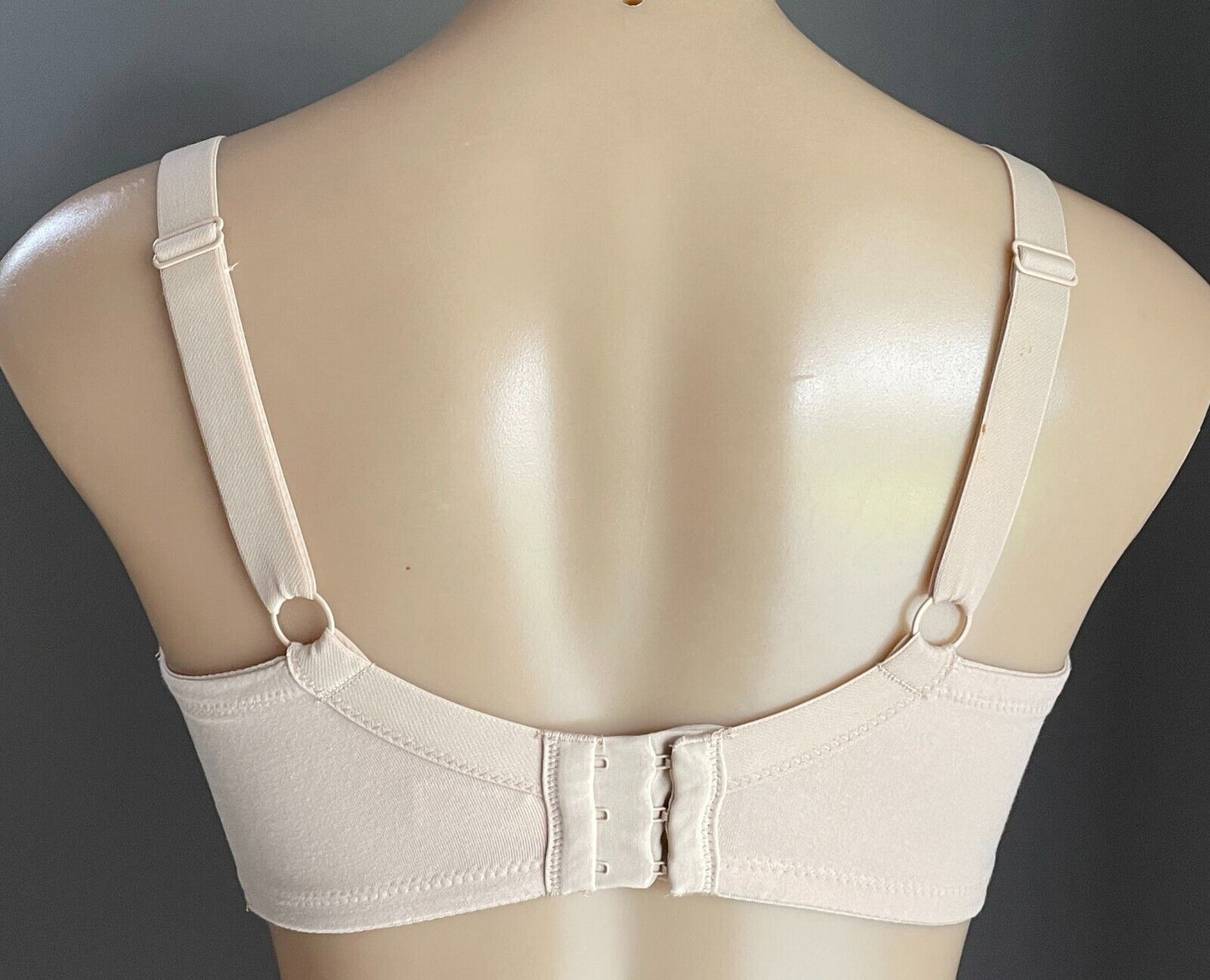 TARGET Bra 12E Beige Minimiser Underwire Adjustable Straps Bra Ladies Size 12 E