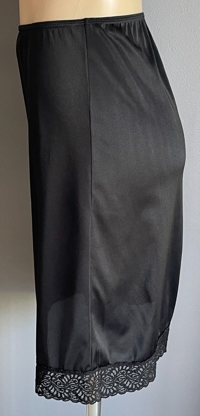 TARGET Vintage Half Slip Petticoat Black Elastic Waist Lace Hem Size 10