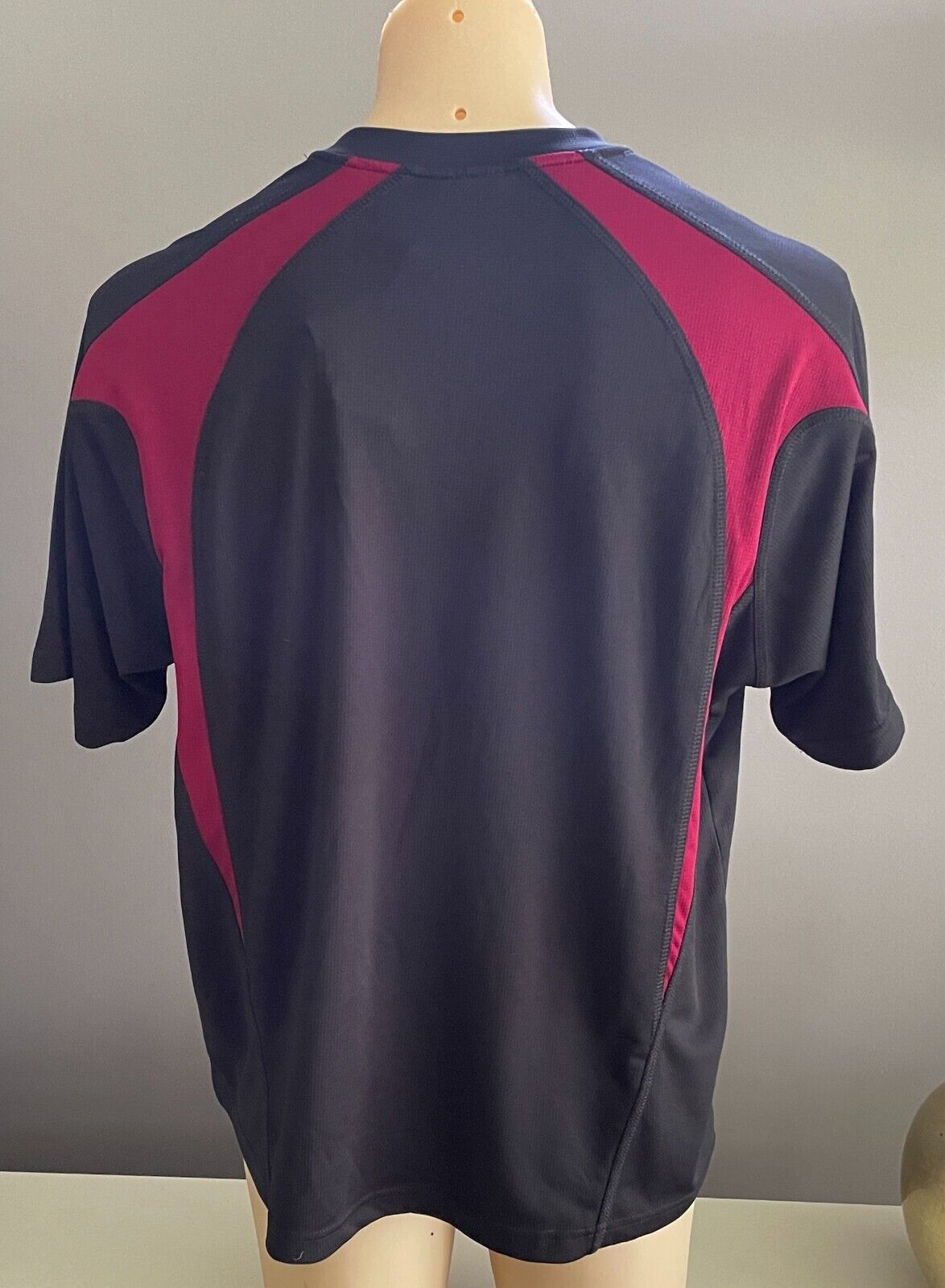 Mens Dri Gear BEARS Black & Burgundy Trim Short Sleeve Tee Size XL SPF 25 NEW