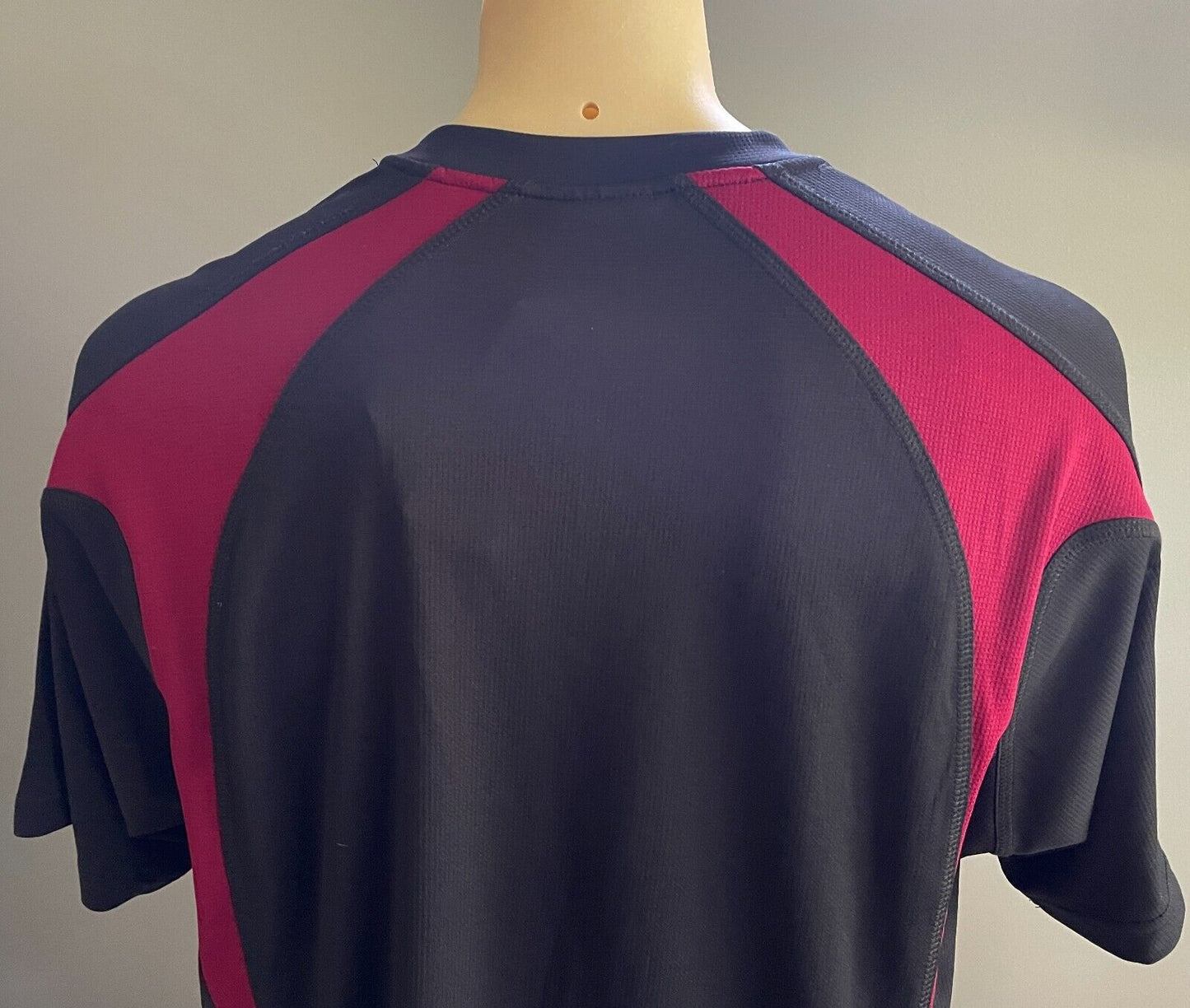 Mens Dri Gear BEARS Black & Burgundy Trim Short Sleeve Tee Size XL SPF 25 NEW