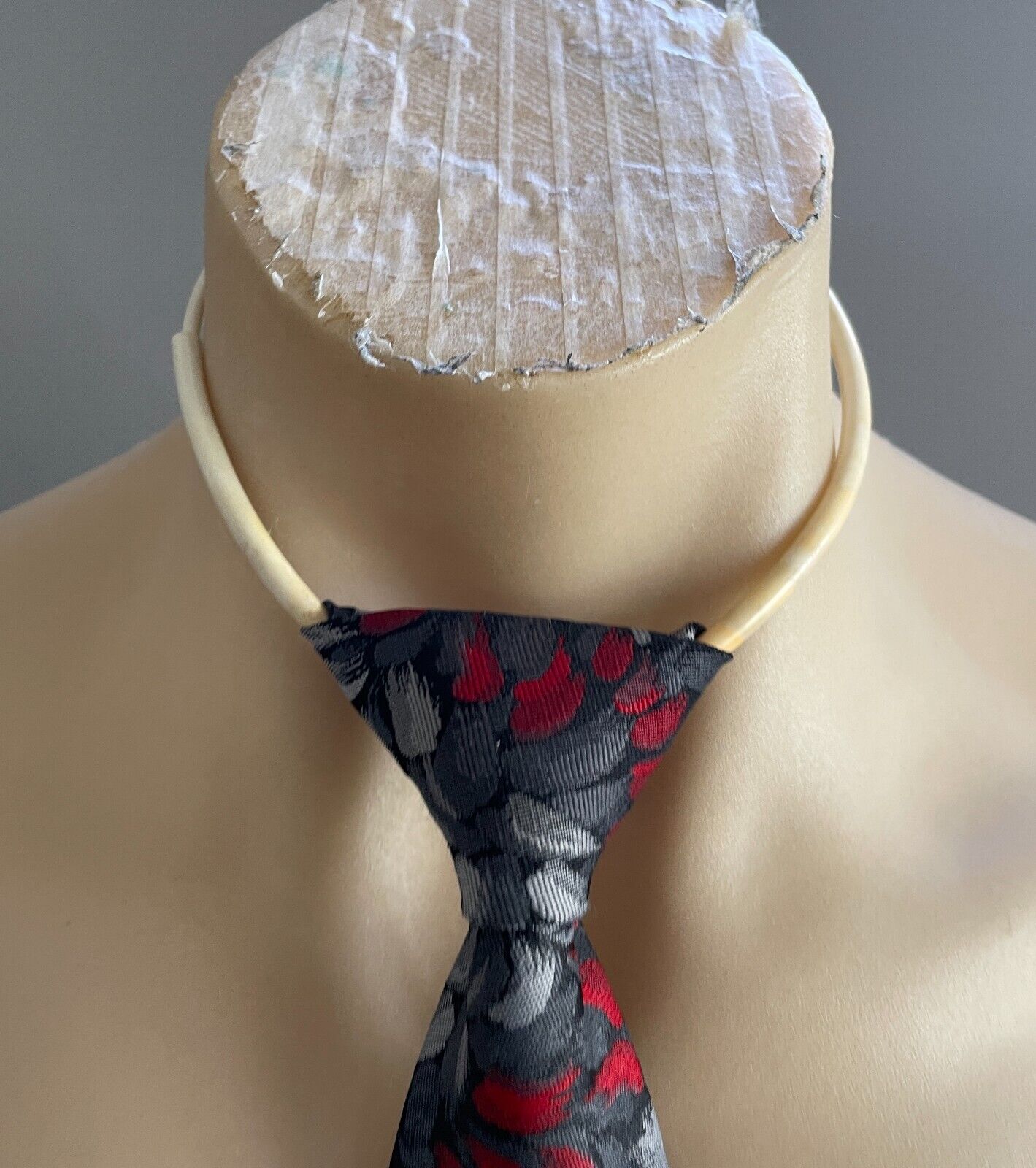 Vintage NeckTie HOLLYGREEN Executive Loop Shades of Grey Red Print Pre-Tied Tie
