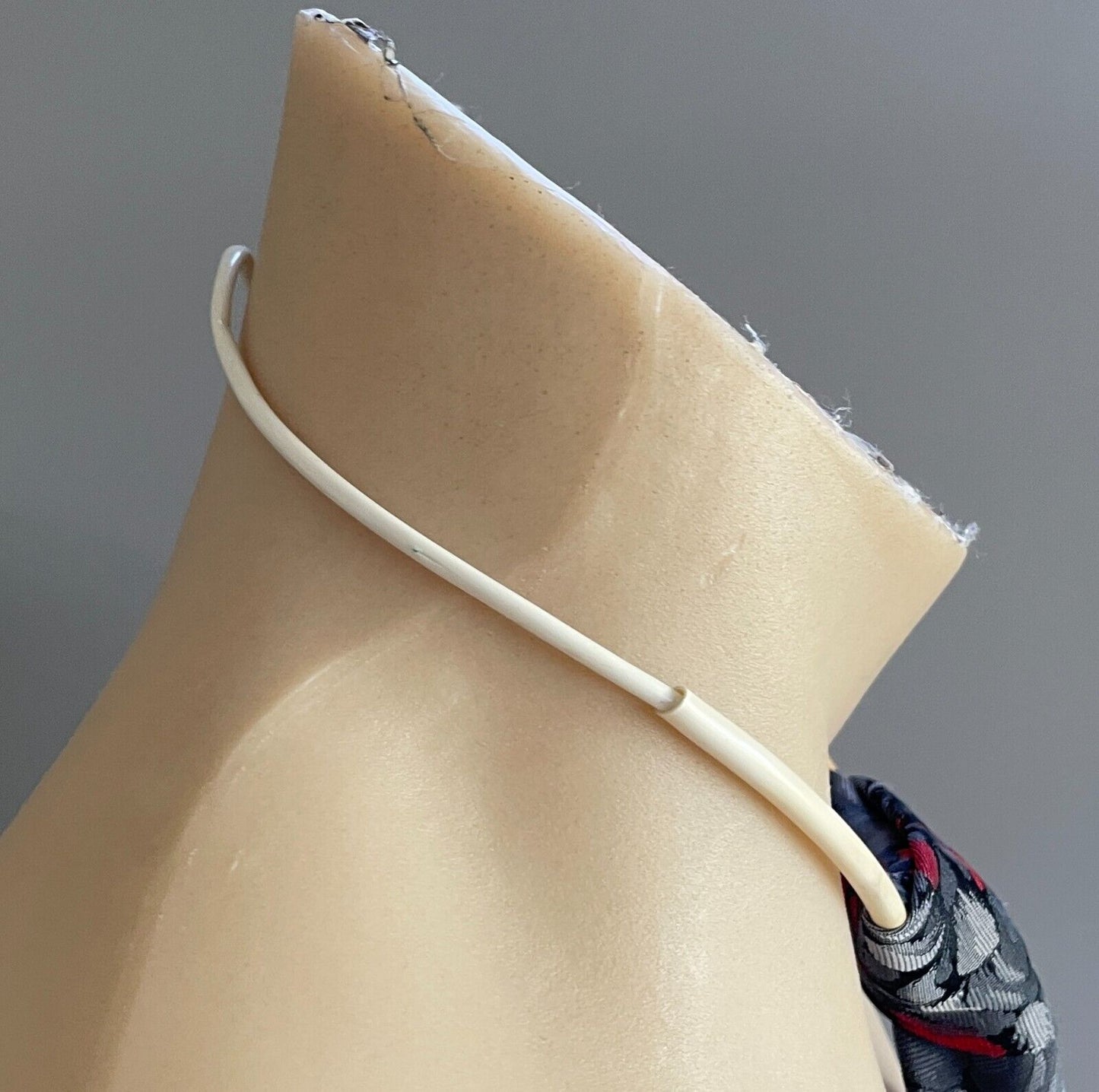 Vintage NeckTie HOLLYGREEN Executive Loop Shades of Grey Red Print Pre-Tied Tie