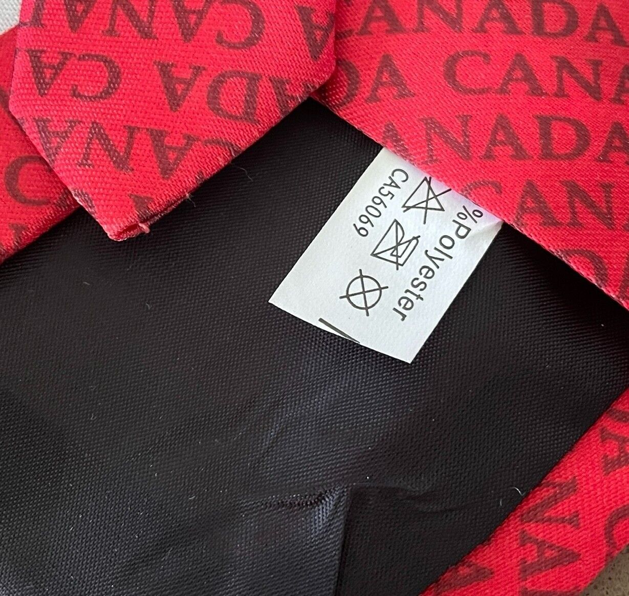 NeckTie CANADA Red White Black Souvenir Maple Leaf Print Polyester Neck Tie