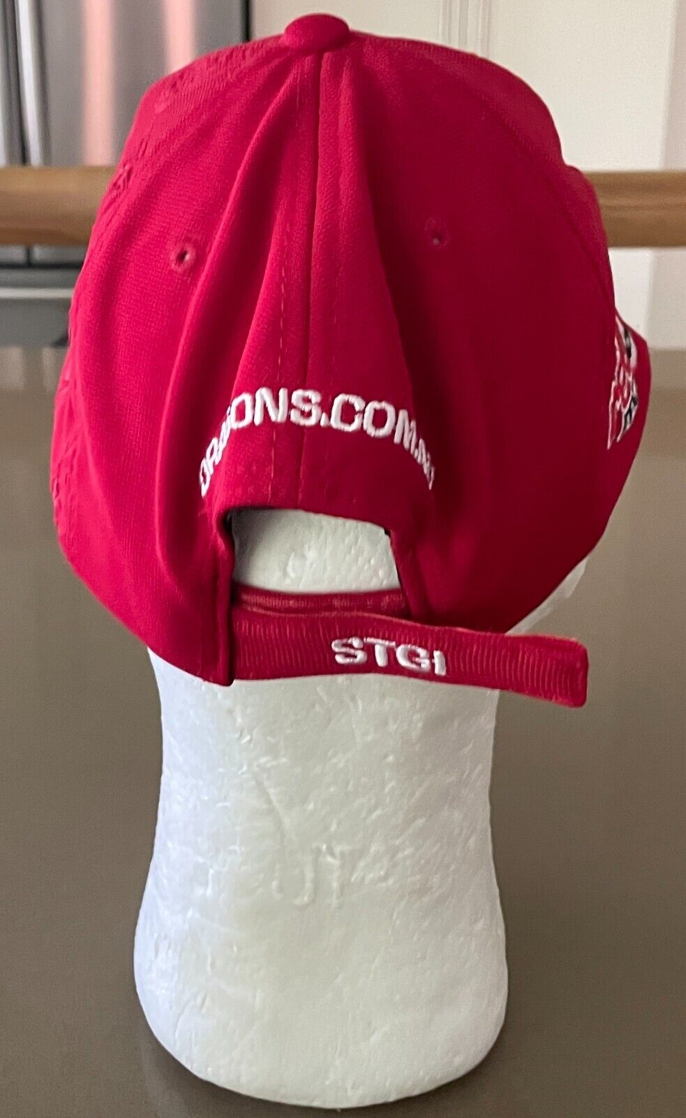 ST GEORGE ILLAWARRA DRAGONS Fan Cap Red V Member 2012 Red White Adjustable OSFM