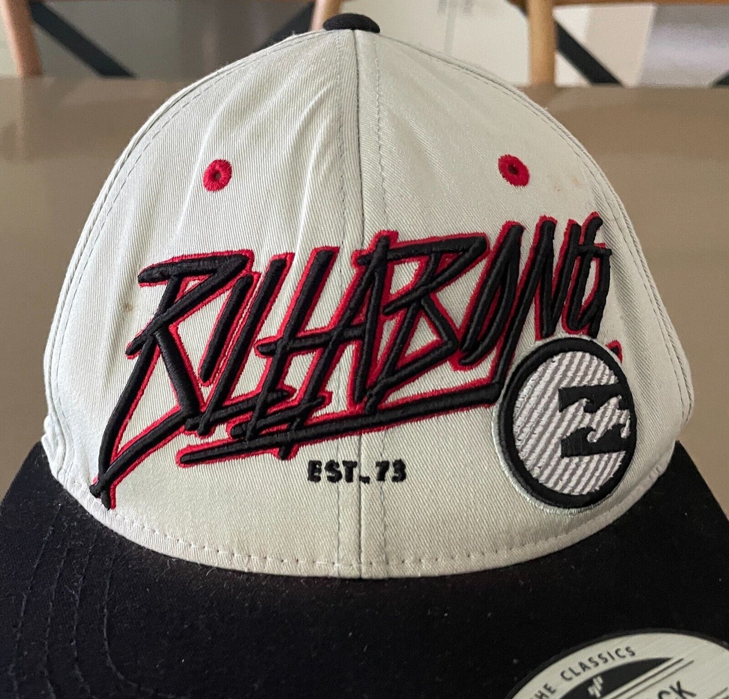 BILLABONG The Classics Snapback 6 Panel Cap Hat OSFA Unisex Beige/Black/Red